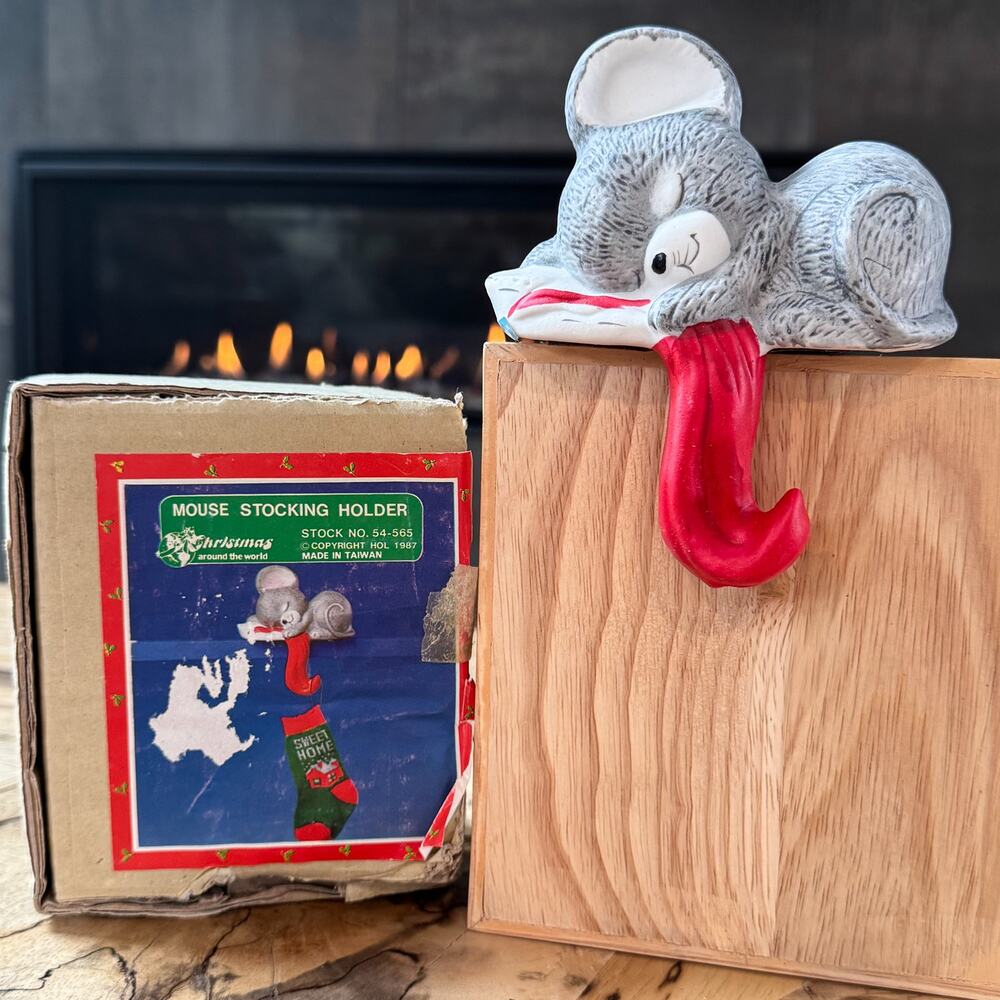 1987 Vintage Mouse Stocking Holder, House of Lloyd Christmas Around the World
